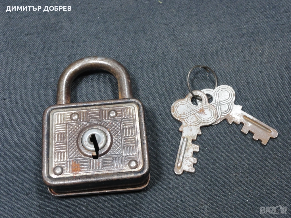 СТАР РЕТРО КАТИНАР С 2 КЛЮЧA , снимка 1