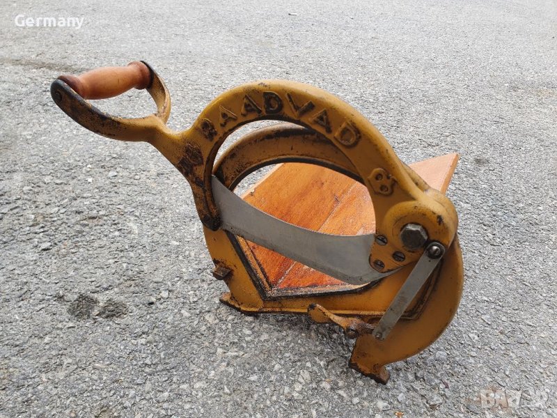 Ретро гилотина за хляб франзела резачка Raadvad , снимка 1