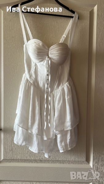  бяла кокетна кукленска нежна женствена романтична парти официална коктейлна рокля бюстие корсет , снимка 1