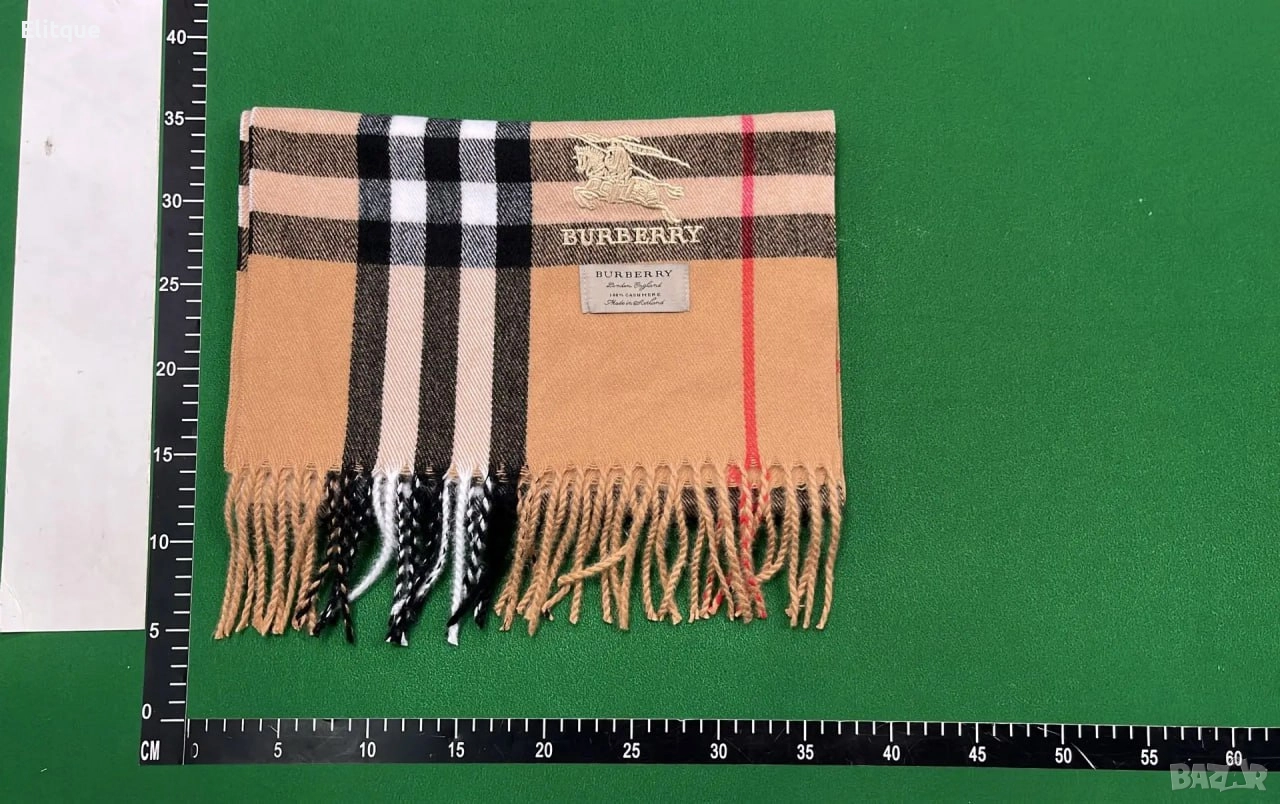 шал Burberry , снимка 1