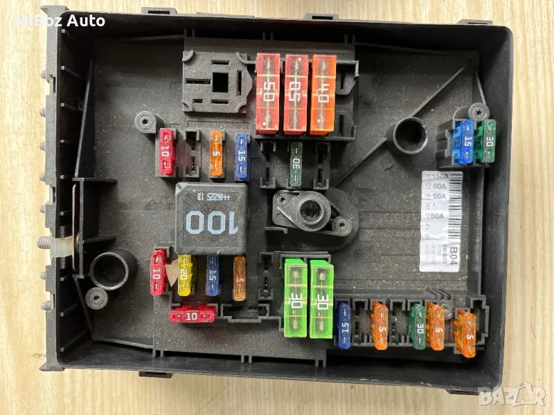 Табло предпазители бушониера Фолксваген Голф 5 VW Golf, снимка 1