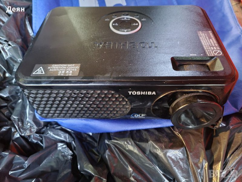 Toshiba TDP-SP1 DLP Projector Portable 2200 ANSI HD 1080i, снимка 1