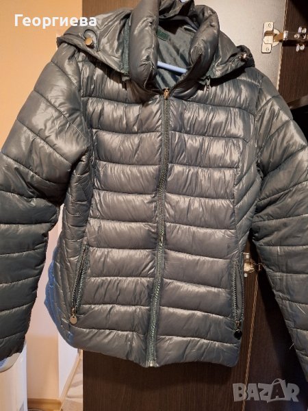 ПРОДАВАМ ДАМСКО ЯКЕ + подарък две блузи, снимка 1