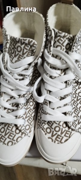 Дамски високи кецове 39 номер.Нови.22лв., снимка 1