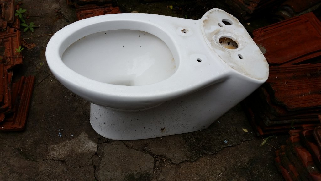 Тоалетна чиния - гърне в Душ кабини и вани в гр. Хасково - ID37179605 —  Bazar.bg