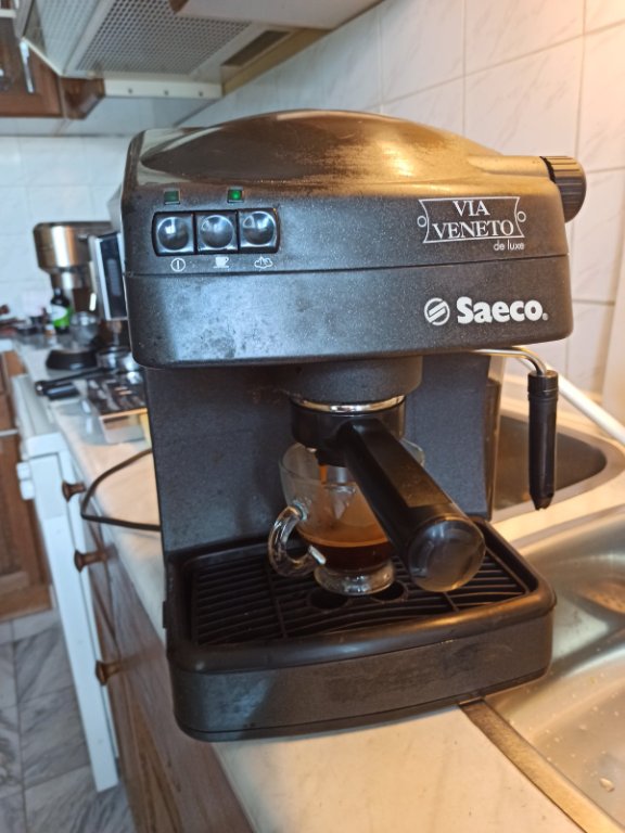 Кафе машина Саеко Виа Венето с месингова ръкохватка с крема диск, работи  перфектно в Кафемашини в гр. София - ID37769762 — Bazar.bg