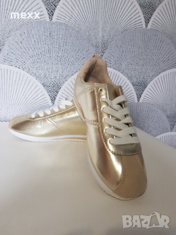 Нови златисти обувки PiazzaItalia, снимка 1 - Дамски ежедневни обувки - 28916271