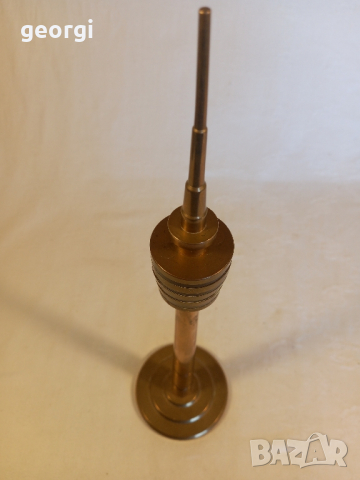 Макет на тв кула в Стутгарт масив месинг   20/1, снимка 2 - Антикварни и старинни предмети - 44911389