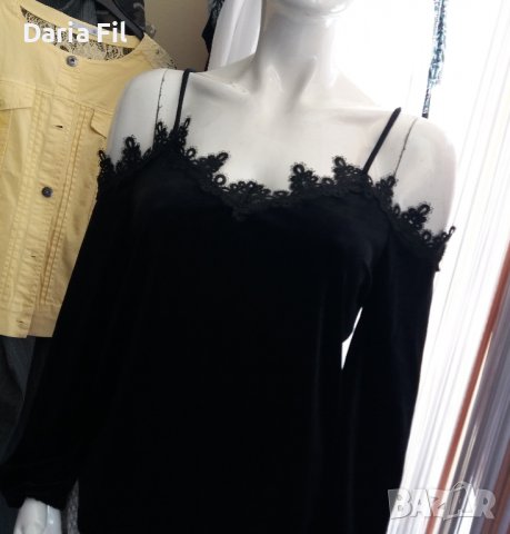Блуза от черно кадифе с отворени рамене и дантела , снимка 4 - Блузи с дълъг ръкав и пуловери - 38117832