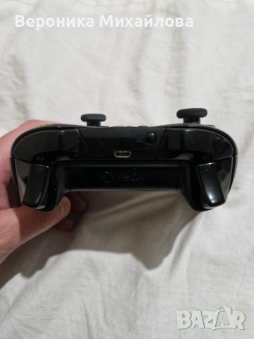 Продавам джойстик за Xbox one-one s, снимка 2 - Xbox конзоли - 53010700