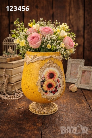 Ръчно декорирана голяма стъклена чаша / кашпа – уникат