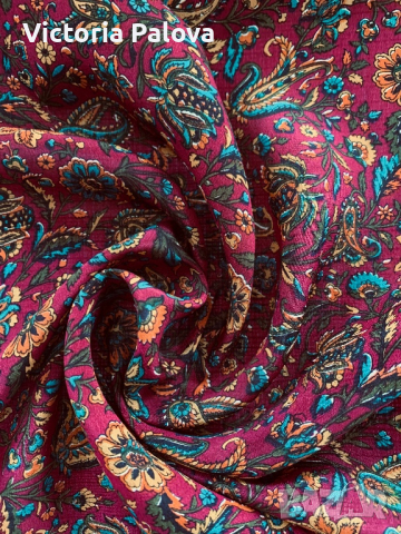 Красив копринен шал, снимка 1 - Шалове - 36548196