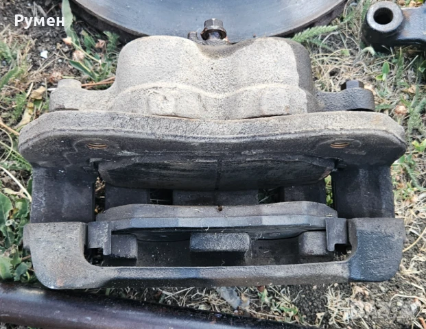 Преден спирачен апарат за Кия Соренто 3.5 бензин