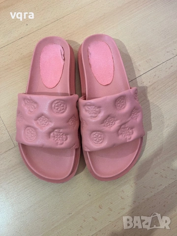 Оригинални чехли Guess, снимка 3 - Чехли - 53451860