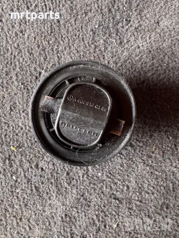 Капачка за масло за Mercedes W203, снимка 2 - Части - 49651955