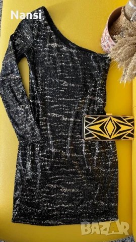 Елегантна рокля с едно рамо и красиви пайети в два цвята