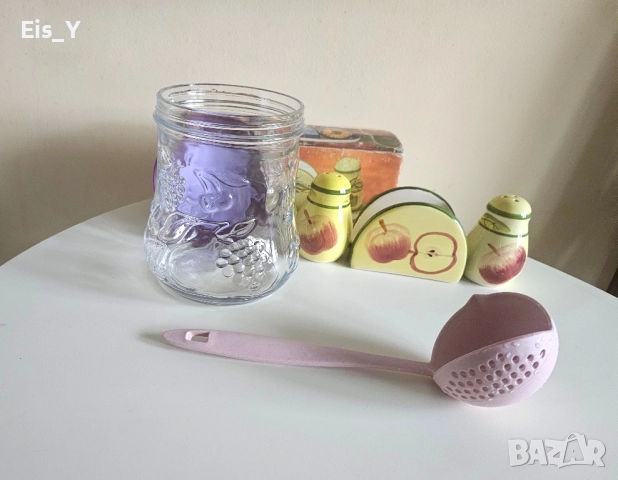 Керамичен комплект с подарък: Солници и салфетник, снимка 9 - Аксесоари за кухня - 52306343