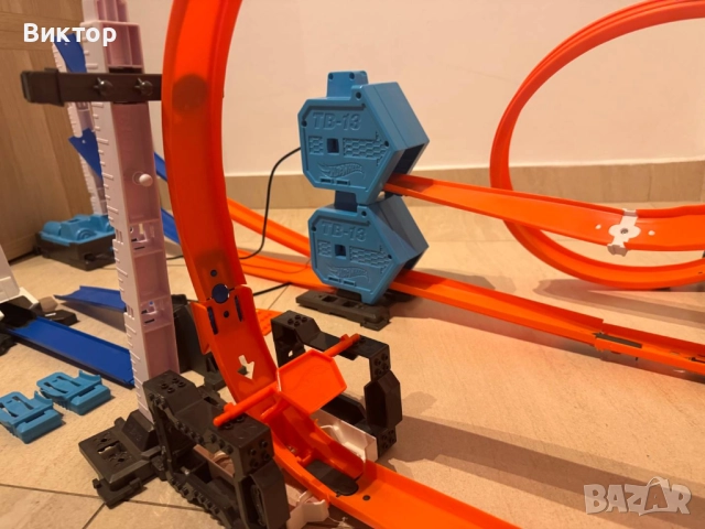 Писта Hot Wheels Track Builder kit with power boost.Най-добрата серия!, снимка 4 - Коли, камиони, мотори, писти - 52657046