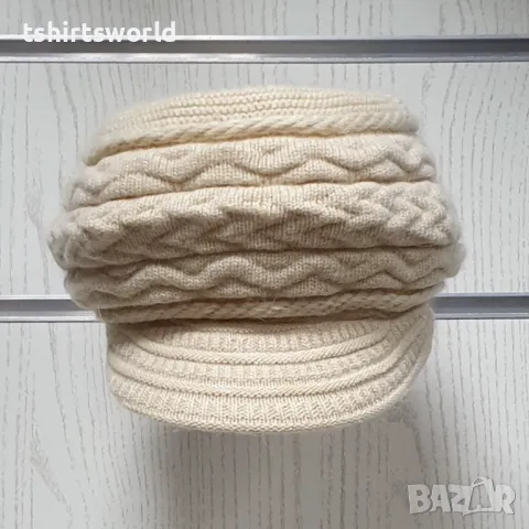 Нова зимна дамска шапка с козирка Ангора в цвят шампанско