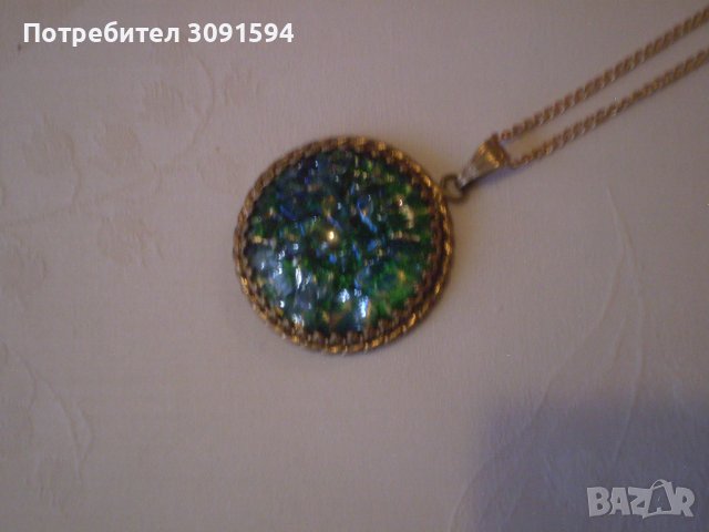  стар дамски медальон месинг и стъкло 1940г, снимка 3 - Антикварни и старинни предмети - 38850200
