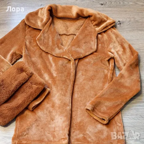 Дамско пухено сако с подарък