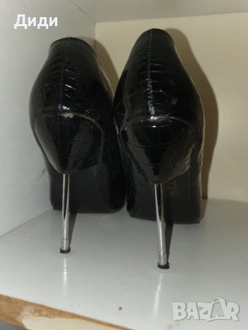 Черни лачени обувки с ефектен ток, снимка 3 - Дамски ежедневни обувки - 43186089
