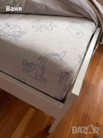 IKEA легла с рамки и матраци и бюра със столове, снимка 4 - Мебели за детската стая - 53142771