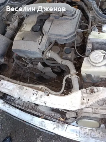 Мерцедес Е 200, снимка 4 - Части - 43675914