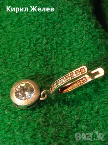 ШАРМАНТНА АНГЛИЙСКА СКЪПОЦЕННА ОБЕЦА СРЕБРО 925 с ПРЕКРАСЕН ЮВЕЛИРНО ФАСЕТИРАН ИСКРЯЩ ЦИРКОН 27414, снимка 12 - Обеци - 49704368