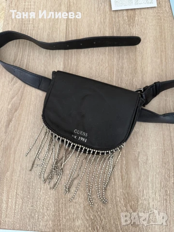 Чанта Guess за кръста, снимка 2 - Чанти - 51302657