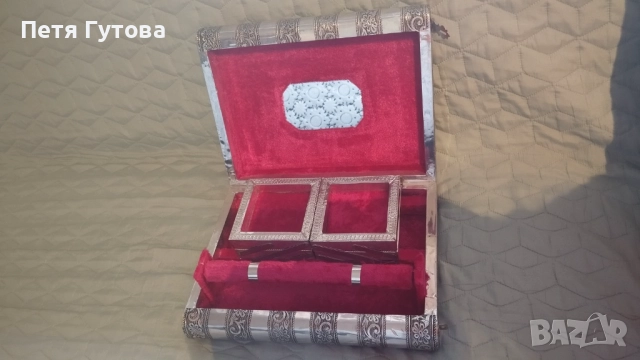 Продавам метална кутия за бижута с флорални инкрустацииии , снимка 2 - Декорация за дома - 51643536