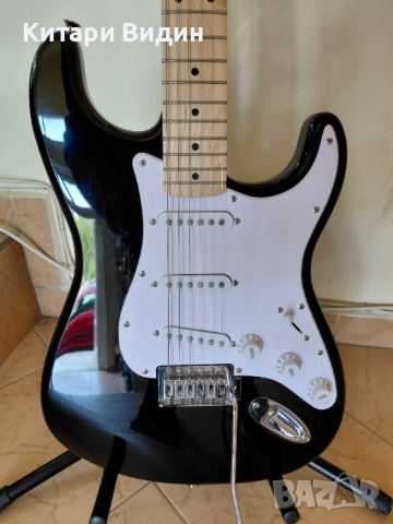 Продавам електрическа китара Squire Sonic ST BK, снимка 3 - Китари - 51876585