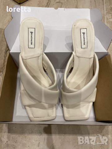 Stradivarius чехли