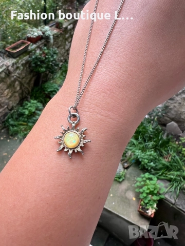 Златисто колие със слънце и лунен камък в седефен цвят ☀️ , снимка 3 - Колиета, медальони, синджири - 52377991