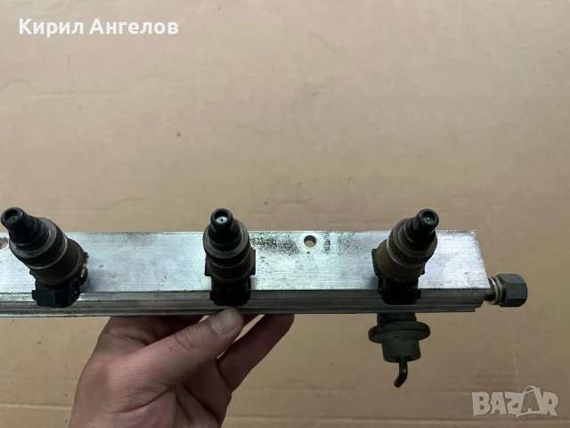 Горивна рейка с дюзи за Honda Civic 6 EK 1.4i, снимка 4 - Части - 50445348