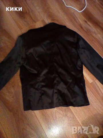 Дамски сака, снимка 12 - Сака - 33495786