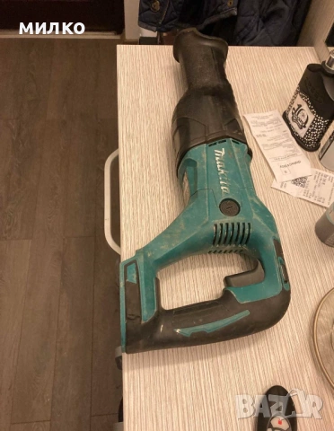 Саблен трион Makita DJR186, снимка 4 - Триони и циркуляри - 53574913