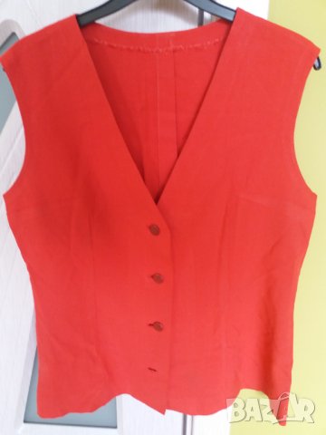 Дамска блуза с копчета без ръкав червена, снимка 1 - Елеци - 33225102