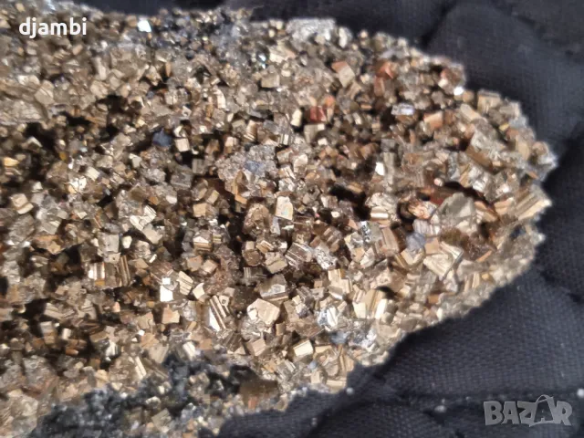 №211,Прит, Дребнозърнест пирит,Кристали,Минерали,Мадан,, снимка 3 - Декорация за дома - 48832145