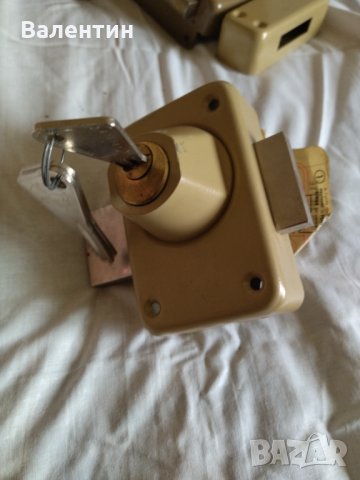 Брави 4 бр., снимка 4 - Входни врати - 35513991