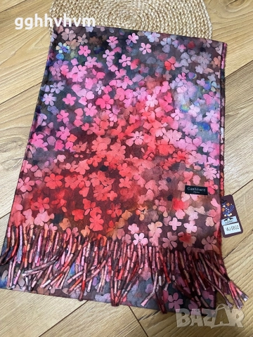 Шал в кутия , снимка 2 - Шалове - 52930728