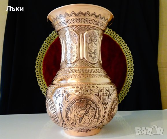 Персийска медна ваза Isfahan Qalamzani. 