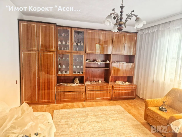 Имот Корект продава 4-Стаен апарт, кв. Изток, снимка 2 - Апартаменти - 51248325