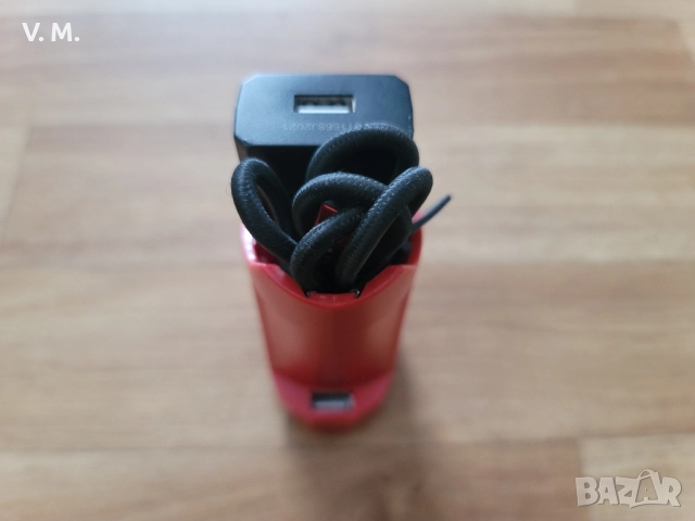 Milwaukee M12 TCBH зарядно устройство с USB което става на powerbank, снимка 2 - Други инструменти - 52124127