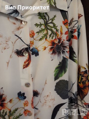 Бяла риза с пъстър принт, дълъг ръкав, официална, коприна, със закопчаване отпред, снимка 4 - Ризи - 37408068