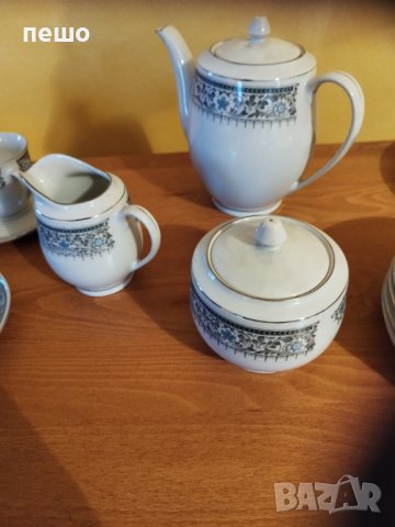 китайски порцеланов комплект за кафе + чинии, снимка 3 - Сервизи - 43986758