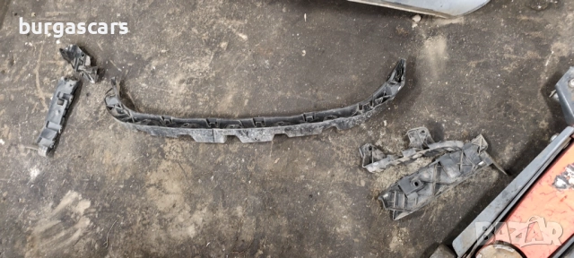 Държач задна броня ляв десен среден  Seat Leon II 2008г - 30лв, снимка 2 - Части - 52653103