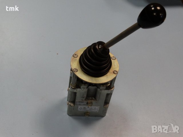 Хидравличен джойстик ORSTA 4-позиционен