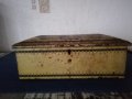 Стара ламаринена кутия с образи на царско семейство. Дървена кутия от пури, снимка 4