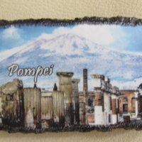 Магнит от Помпей и Везувий от лава от Везувий, Италия, снимка 2 - Колекции - 43414082